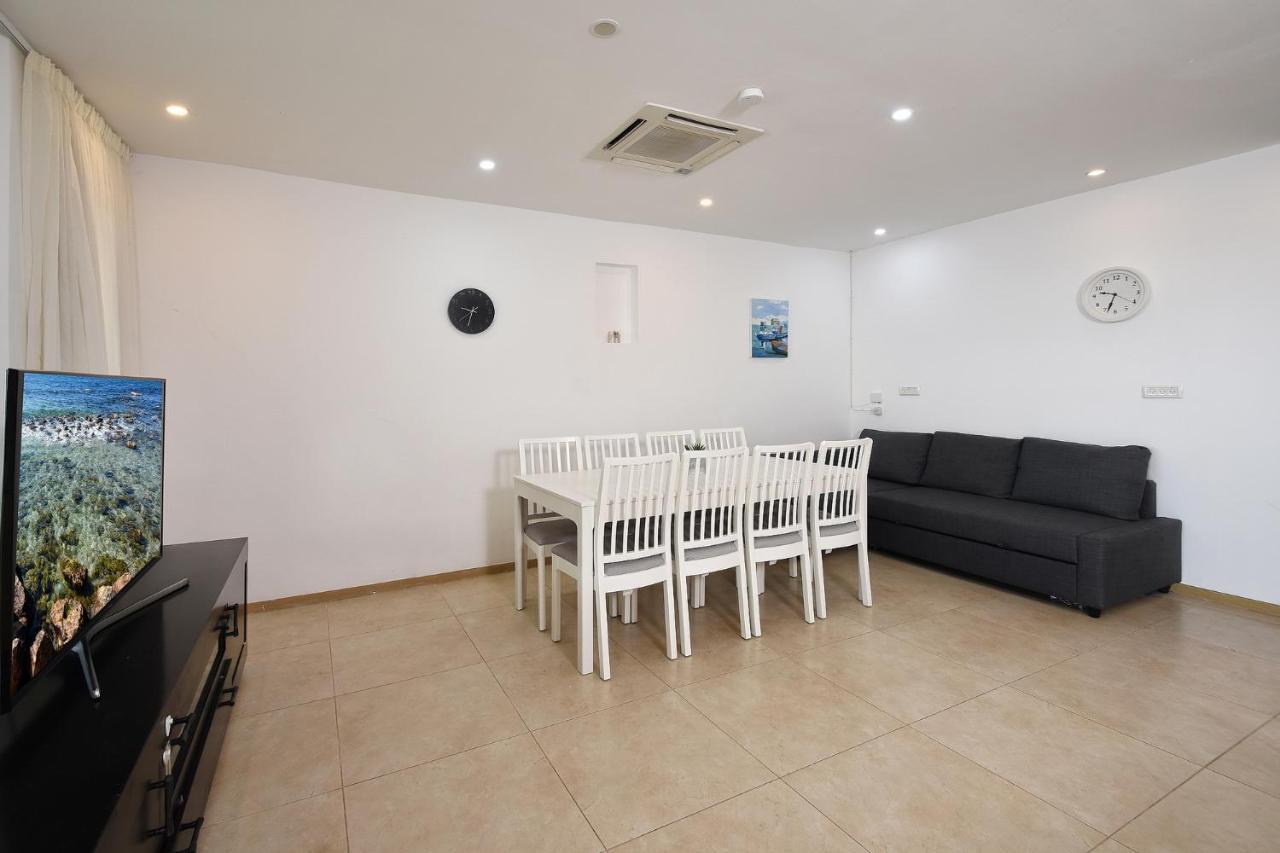 Levication 2 Bedrooms Pool&Jacuzzi ทิเบเรียส ภายนอก รูปภาพ