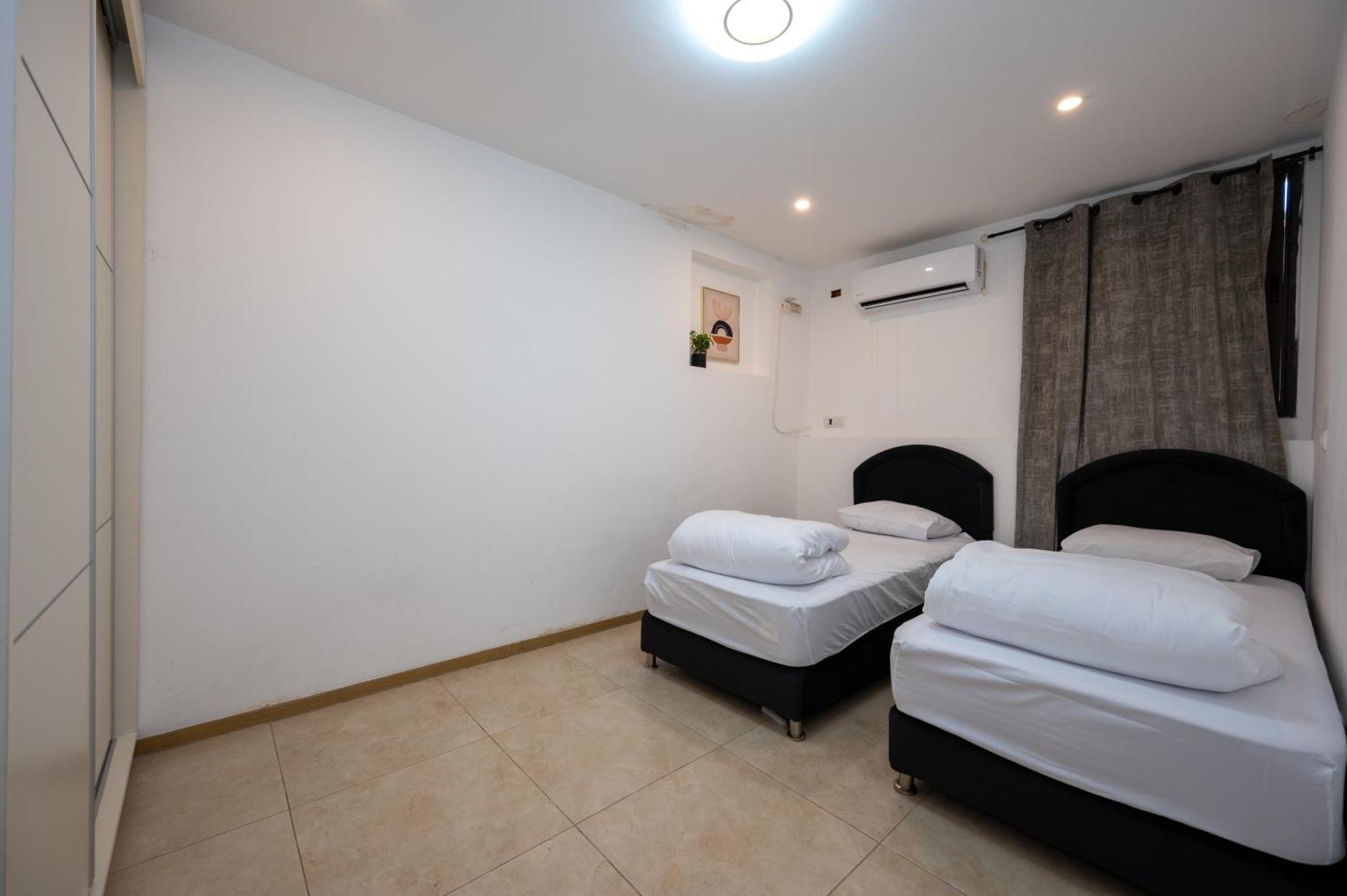 Levication 2 Bedrooms Pool&Jacuzzi ทิเบเรียส ภายนอก รูปภาพ